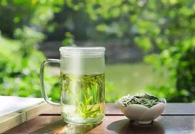 綠茶的保健功效，經(jīng)常喝綠茶的好處.jpg